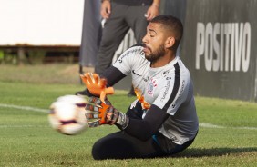 Goleiro Diego volta aos treinos nesta segunda-feira para enfrentar o Del Valle