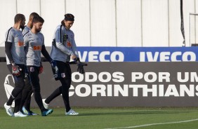 Goleiros do Corinthians voltam aos treinos nesta segunda-feira para enfrentar o Del Valle