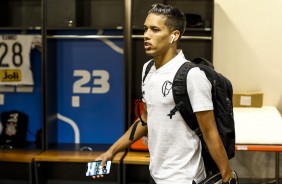 Pedrinho no vestirio do Man Garrincha antes do jogo contra o Fluminense