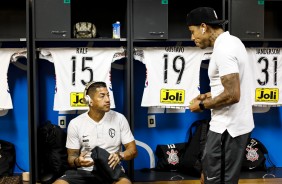 Ralf e Gustavo no vestirio do Man Garrincha antes do jogo contra o Fluminense