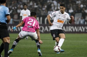 Avelar no embate contra o Del Valle, pela Copa Sul-Americana, na Arena Corinthians