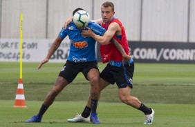 Carlos Augusto durante treino desta quinta-feira no CT Joaquim Grava