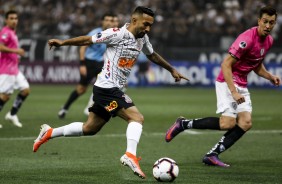 Clayson durante jogo contra o Independiente del Valle, na Arena Corinthians, pela Sul-Americana