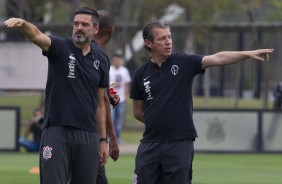 Cuca e Walmir Cruz durante treino desta quinta-feira no CT Joaquim Grava