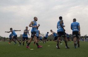 Elenco corinthiano durante treino desta quinta-feira no CT Joaquim Grava