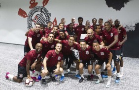 Elenco no vestirio da Arena Corinthians antes da partida contra o Del Valle