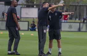 Fabinho, Cuca e Anselmo Sbraglia durante treino desta quinta-feira no CT Joaquim Grava