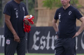 Fabinho e Anselmo durante treino desta quinta-feira no CT Joaquim Grava