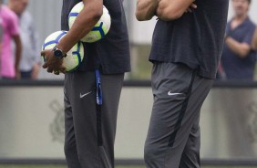 Fabinho e Carille durante treino desta quinta-feira no CT Joaquim Grava