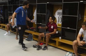 Jadson no vestirio da Arena Corinthians antes da partida contra o Del Valle