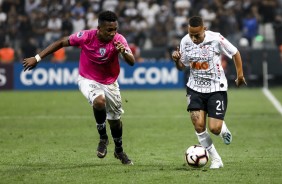 Janderson no embate contra o Del Valle, pela Copa Sul-Americana, na Arena Corinthians