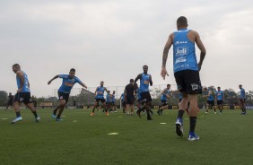 Jogadores do Timo durante treino desta quinta-feira no CT Joaquim Grava