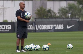 Mauro da Silva durante treino desta quinta-feira no CT Joaquim Grava