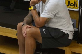 Volante Ralf no vestiário da Arena Corinthians antes da partida contra o Del Valle