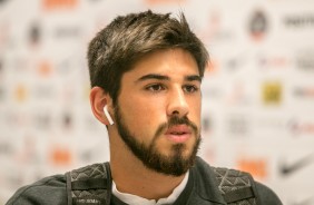 Bruno Méndez chega à Arena Corinthians para duelo contra o Bahia, pelo Brasileirão