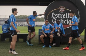 Elenco do Corinthians reunido no ltimo treino antes do jogo contra o Bahia