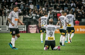 Love feliz com seu gol contra o Bahia, na Arena Corinthians