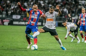 Meia Sornoza no jogo contra o Bahia, pelo returno do Campeonato Brasileiro, na Arena Corinthians