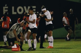 Pardal comemorando gol contra a Ferroviria, pelo Paulista Feminino