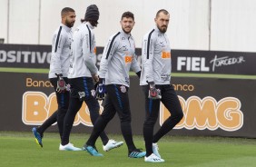 Goleiros do Corinthians no primeiro treino preparatria para duelo contra o Del Valle