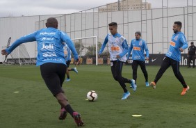 Pedrinho, Clayson e companheiros no primeiro treino preparatória para duelo contra o Del Valle