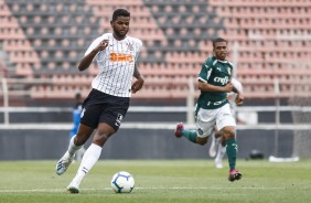 Jovem Nathan durante vitria sobre o Palmeiras, pelo Brasileiro Sub-20