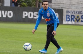 Fagner durante ltimo treino antes do duelo contra o Vasco