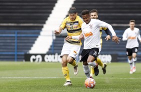 Léo Pereira durante vitória sobre o Novorizontino, pelo Campeonato Paulista Sub-20