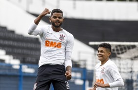 Nathan e Adson durante vitória sobre o Novorizontino, pelo Campeonato Paulista Sub-20