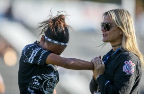 Milene Domingues consola jogadores do Corinthians após vice no Brasileirão Feminino