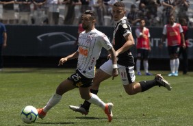 Atacante Clayson durante partida contra o Vasco, pelo Brasileirão, na Arena Corinthians