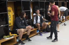 Cássio e Urso no vestiário da Arena Corinthians antes do duelo contra o Vasco