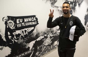 Clayson chega  Arena Corinthians para duelo contra o Vasco, pelo Brasileiro