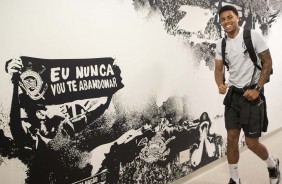 Gustavo chega  Arena Corinthians para duelo contra o Vasco, pelo Brasileiro
