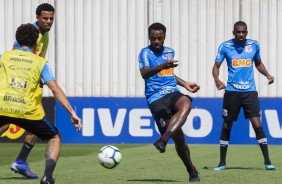 Gustavo, Ren e Marllon durante treino desta segunda-feira no CT Joaquim Grava