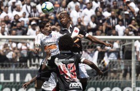 Lateral Fagner durante partida contra o Vasco, pelo Brasileirão, na Arena Corinthians