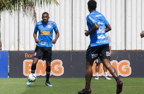 Marllon durante treino desta segunda-feira no CT Joaquim Grava