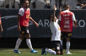 Ralf marcou o gol da vitria contra o Vasco, pelo Brasileiro, na Arena Corinthians