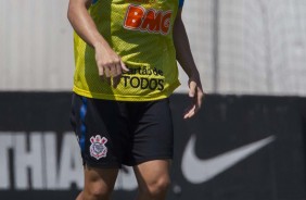 Rgis durante treino desta segunda-feira no CT Joaquim Grava