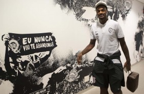 Renê Júnior chega à Arena Corinthians para duelo contra o Vasco, pelo Brasileirão
