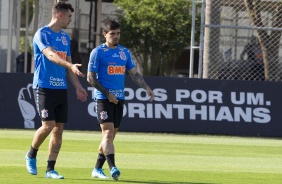 Avelar e Fagner no ltimo treino antes do jogo contar a Chapecoense, pelo Brasileiro