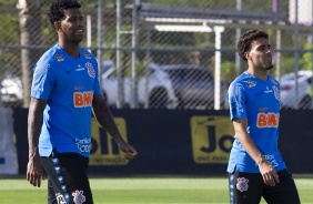 Gil e Gabriel no último treino antes do jogo contar a Chapecoense, pelo Brasileirão