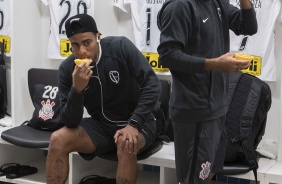 Gustavo e Sornoza no vestirio da Arena do Grmio, pelo Campeonato Brasileiro