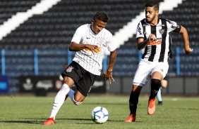 Léo Pereira no jogo contra o Atlético-MG, pelo Brasileirão Sub-20