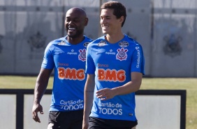 Love e Vital no ltimo treino antes do jogo contar a Chapecoense, pelo Brasileiro