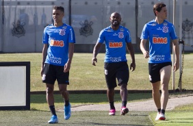 Pedrinho, Love e Vital no último treino antes do jogo contar a Chapecoense, pelo Brasileirão
