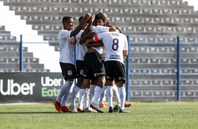 Sub-20 comemora gol contra o Atlético-MG, pelo Brasileiro da categoria