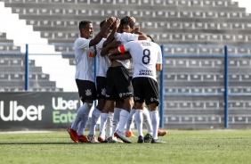 Sub-20 comemora gol contra o Atltico-MG, pelo Brasileiro da categoria