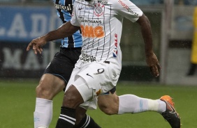 Vagner Love durante jogo contra o Grmio, pelo Campeonato Brasileiro