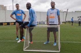 Avelar, Manoel e Sornoza no treinamento desta segunda-feira no CT Joaquim Grava